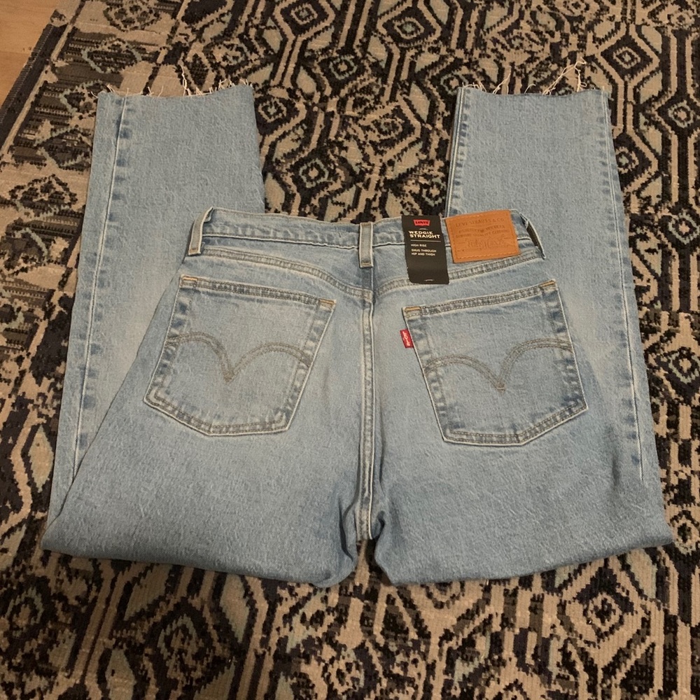 BRAND NEW LEVI’S WEDGIE FIT STRAIGHT JEANS